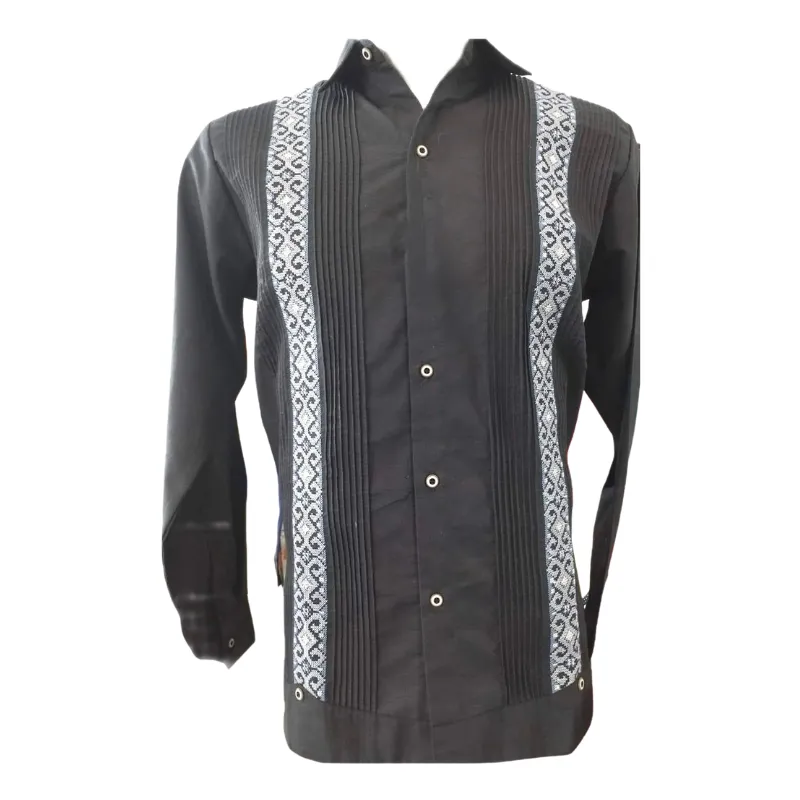 Guayabera de Lino con Acento Negro